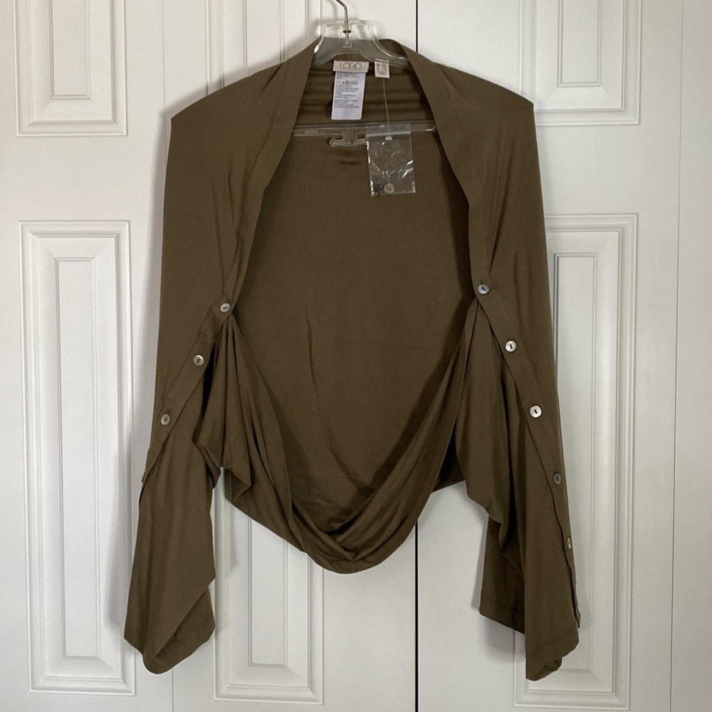 NWT LOGO shrug US m/l in olive green